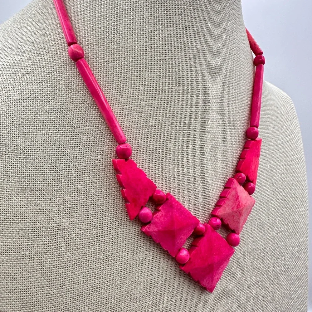 Vintage 80s Fuchsia Beaded Bib Necklace - Bold Statement Jewelry